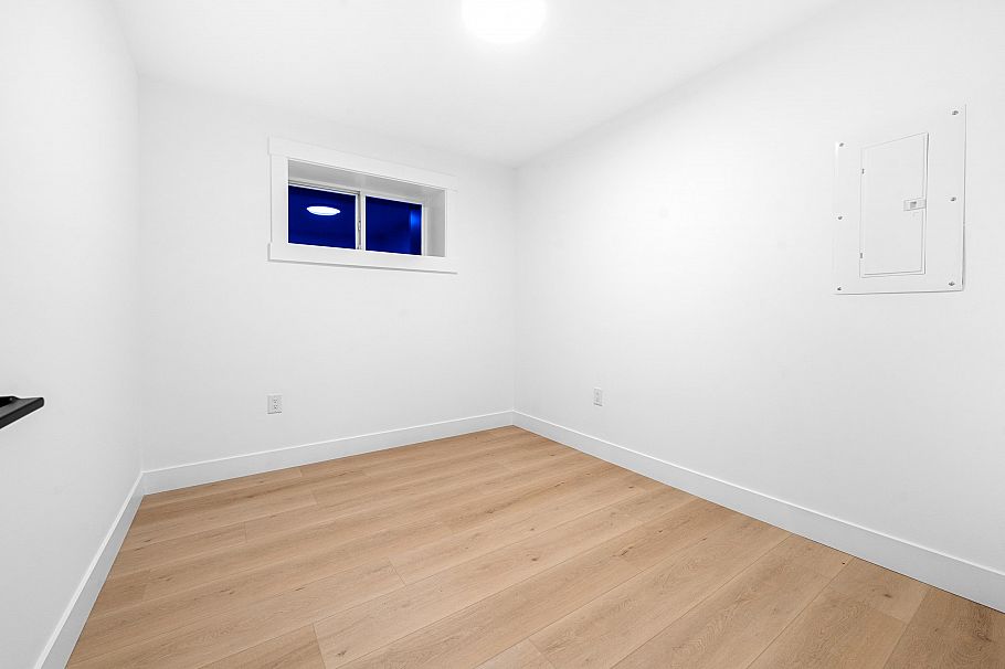 4990 Sherbrooke Street Vancouver, BC - 33