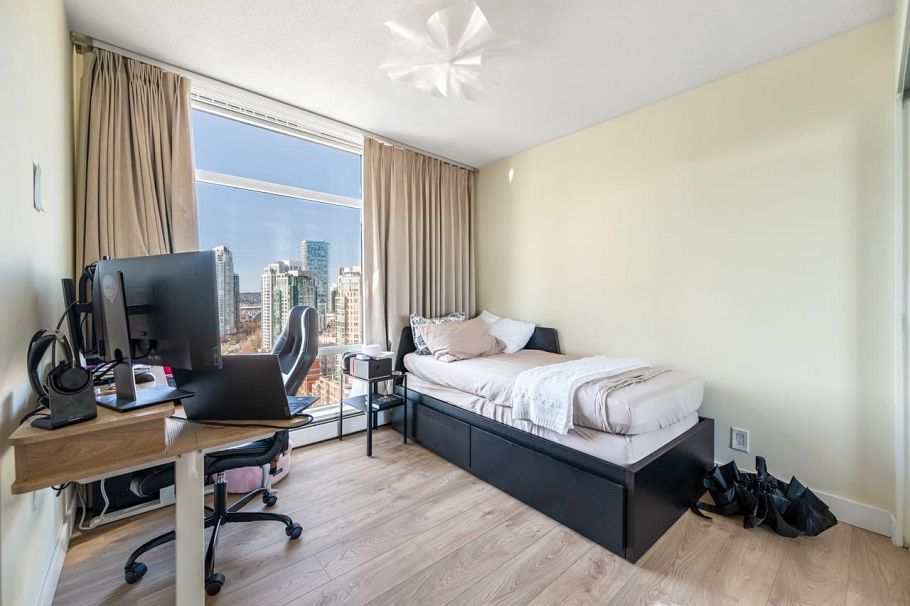 2608 198 Aquarius Mews Vancouver, BC - 10