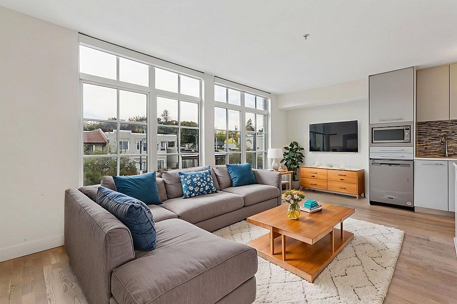 306 4355 W 10th Avenue Vancouver, BC - 2