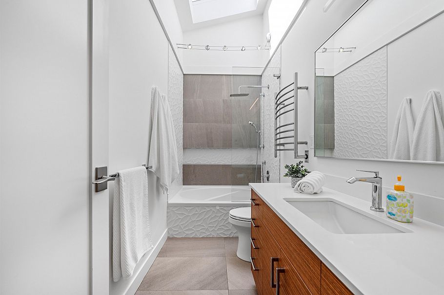 1866 W 15th Avenue Vancouver, BC - 23