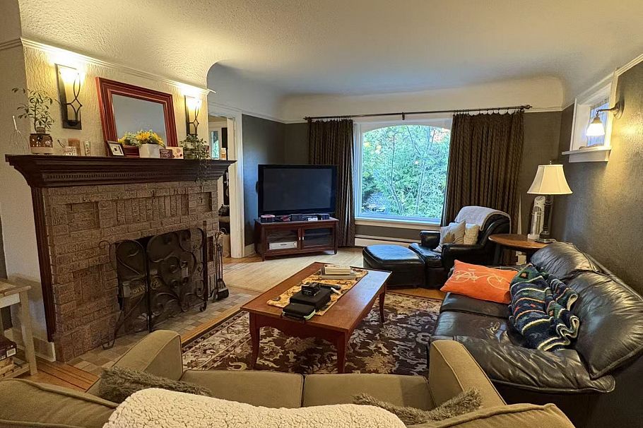 3878 W 33rd Avenue Vancouver, BC - 2