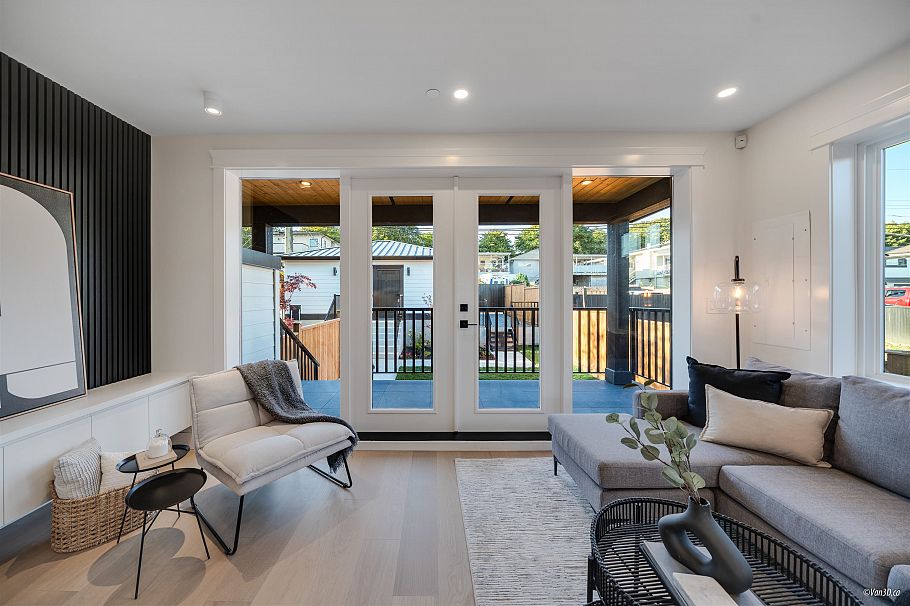 1167 E 63rd Avenue Vancouver, BC - 13