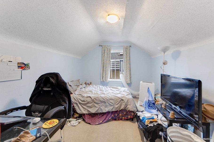 4358 Victoria Drive Vancouver, BC - 17