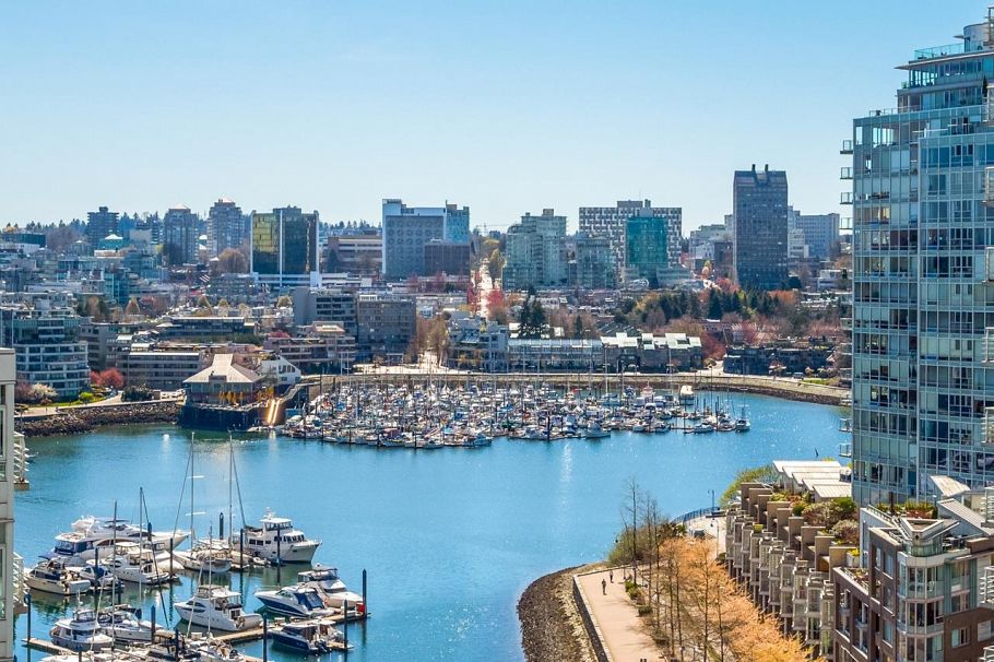 2608 198 Aquarius Mews Vancouver, BC - 2