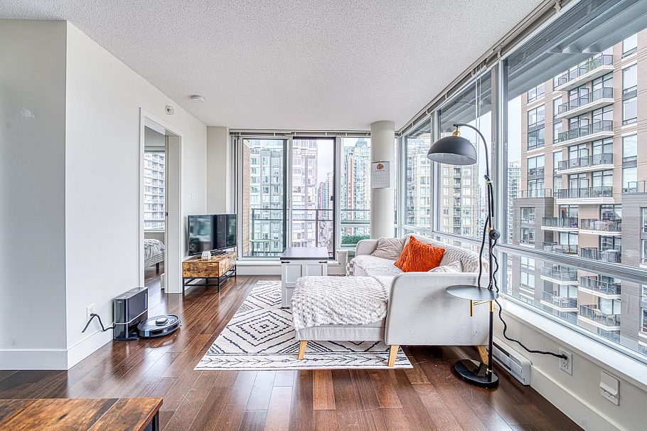 1807 1088 Richards Street Vancouver, BC - 4