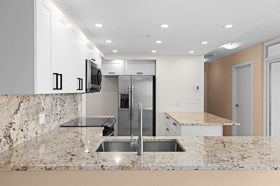 1601 1228 Marinaside Crescent Vancouver, BC - 7