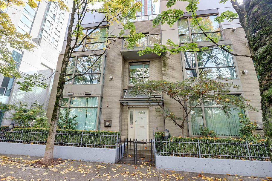 936 Richards Street Vancouver, BC - 39