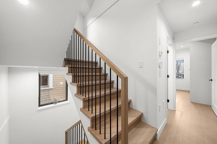 2 2247 Parker Street Vancouver, BC - 13