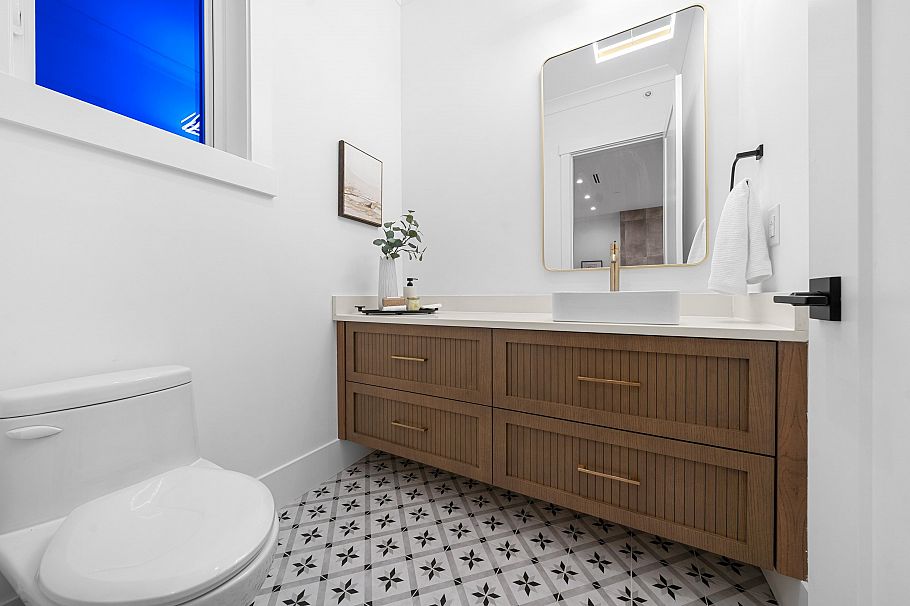 4990 Sherbrooke Street Vancouver, BC - 29