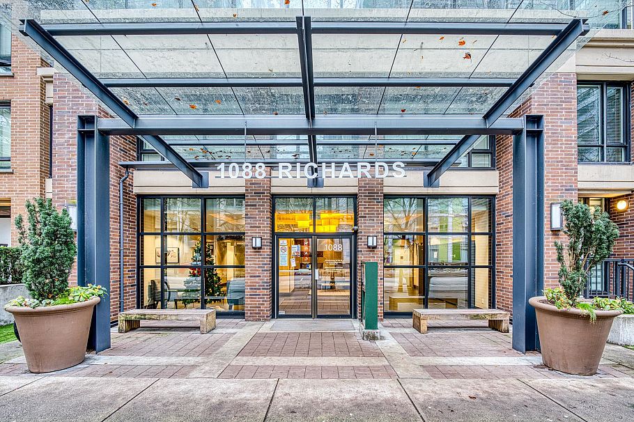 1807 1088 Richards Street Vancouver, BC - 2