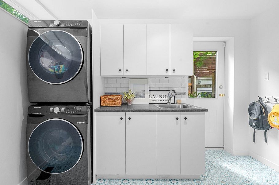 3455 Calder Avenue North Vancouver, BC - 34