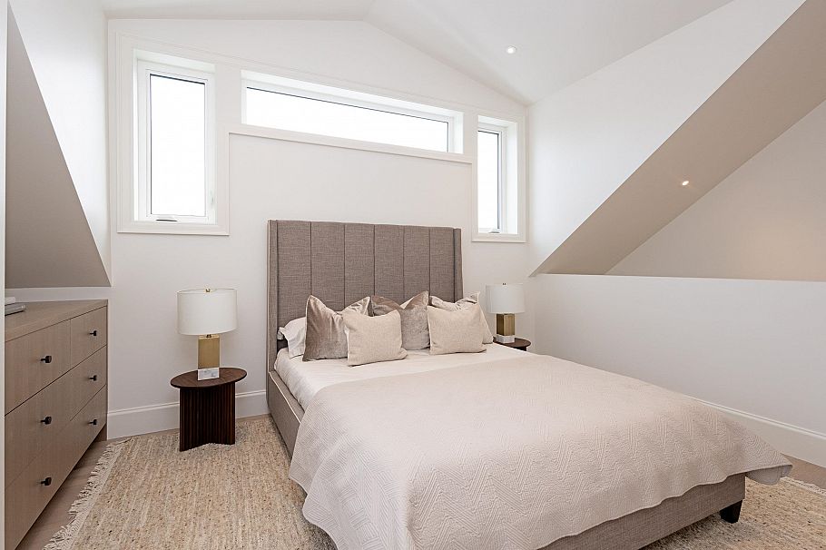 2382 E 5th Avenue Vancouver, BC - 16