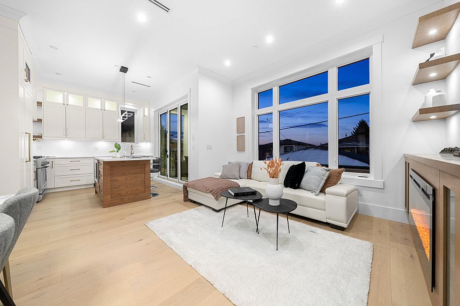 4990 Sherbrooke Street Vancouver, BC - 9