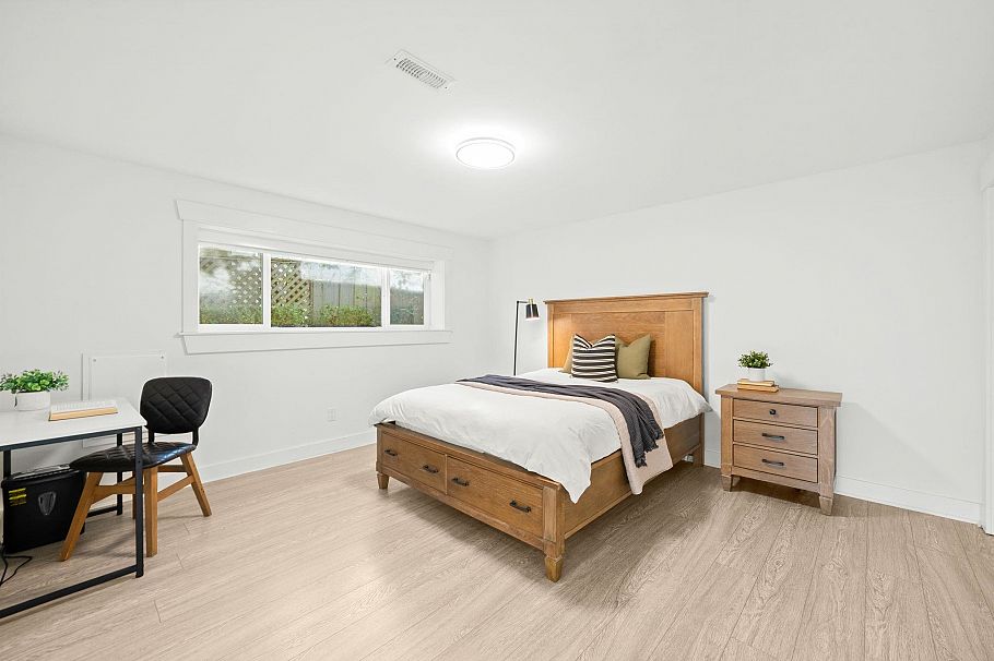 463 Beachview Drive North Vancouver, BC - 29