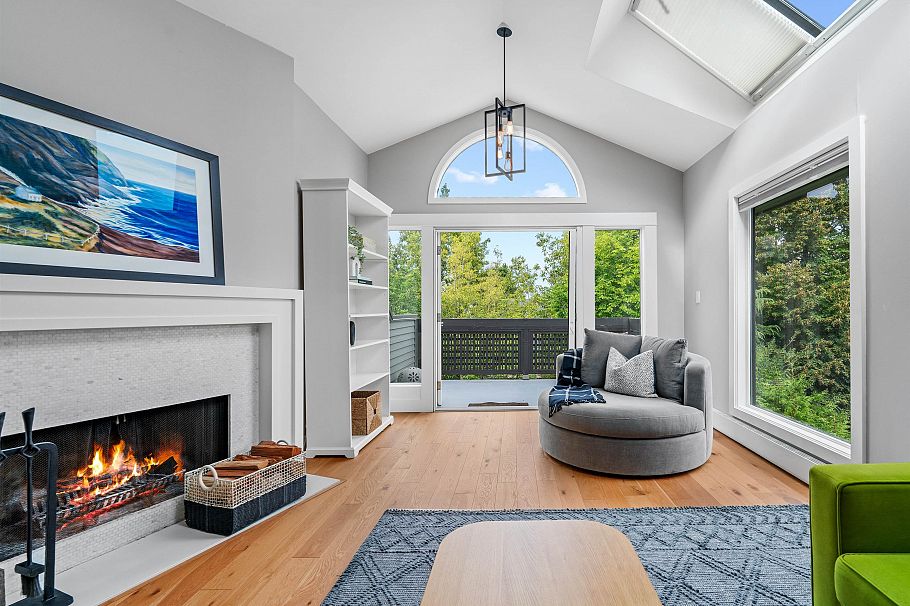 1866 W 15th Avenue Vancouver, BC - 2