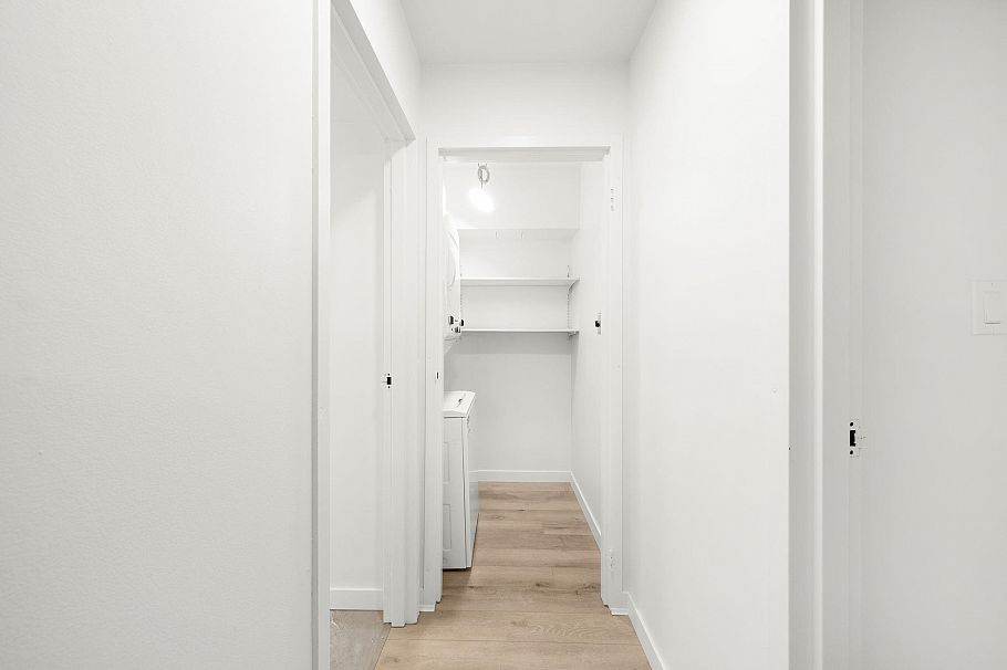 207 360 E 2nd Street North Vancouver, BC - 21