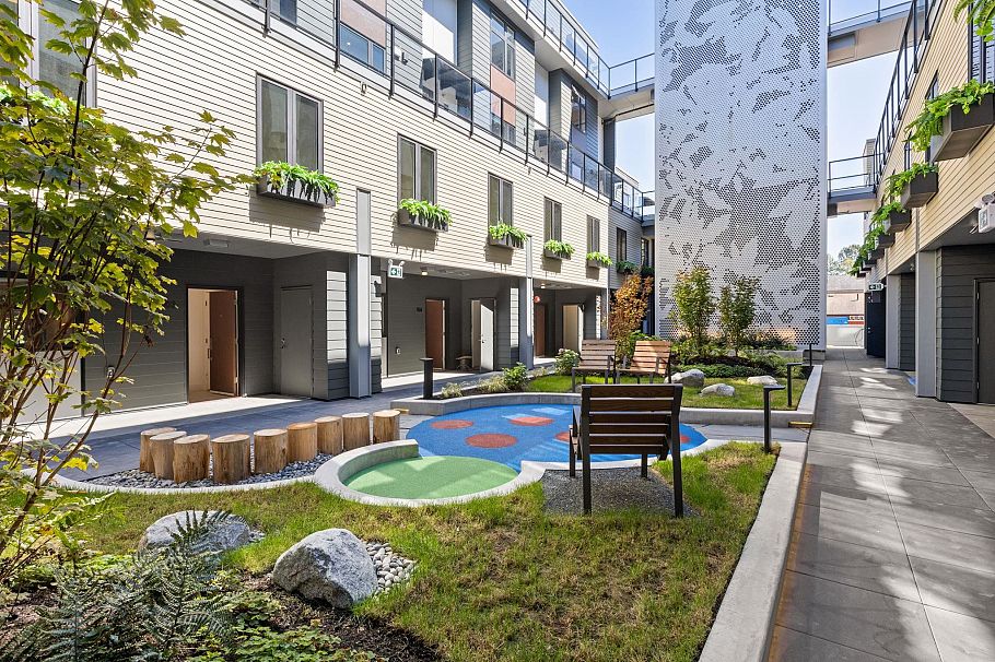 112 342 Mountain Highway North Vancouver, BC - 27