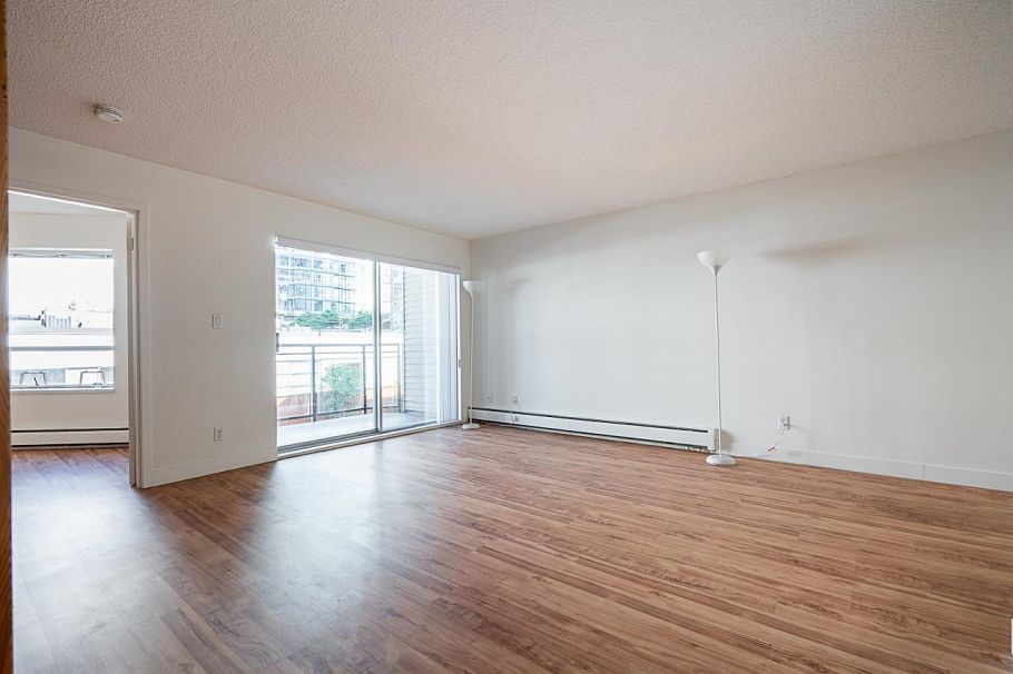 208 1550 Chesterfield Avenue North Vancouver, BC - 14