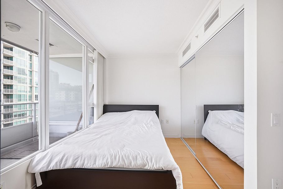 708 133 E Esplanade North Vancouver, BC - 7