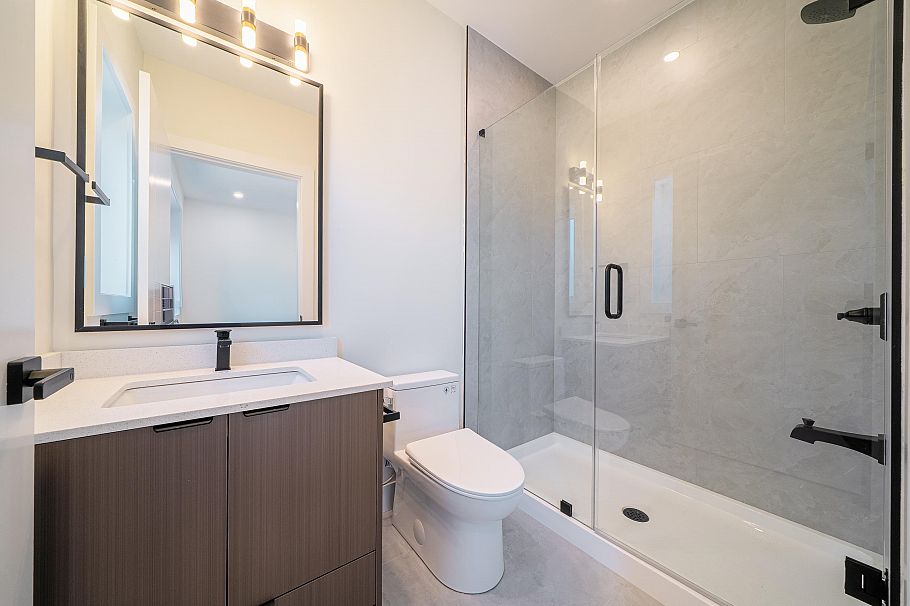 2837 W 31st Avenue Vancouver, BC - 37