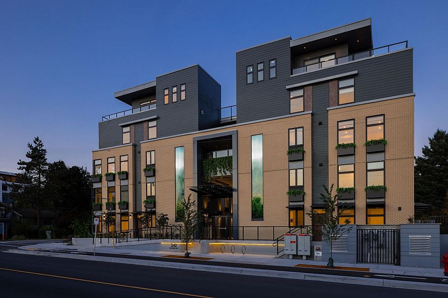 311 342 Mountain Highway North Vancouver, BC - 1