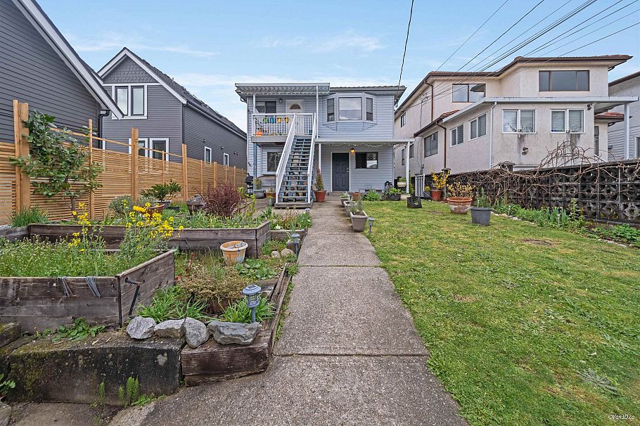 3308 Wellington Avenue Vancouver, BC - 26