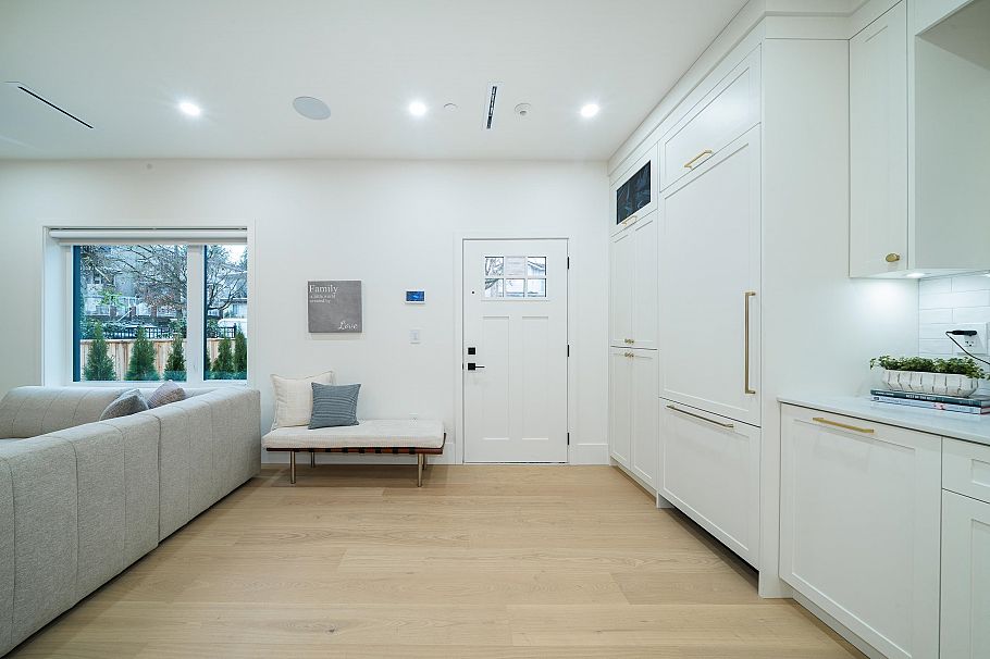 3460 Welwyn Street Vancouver, BC - 6