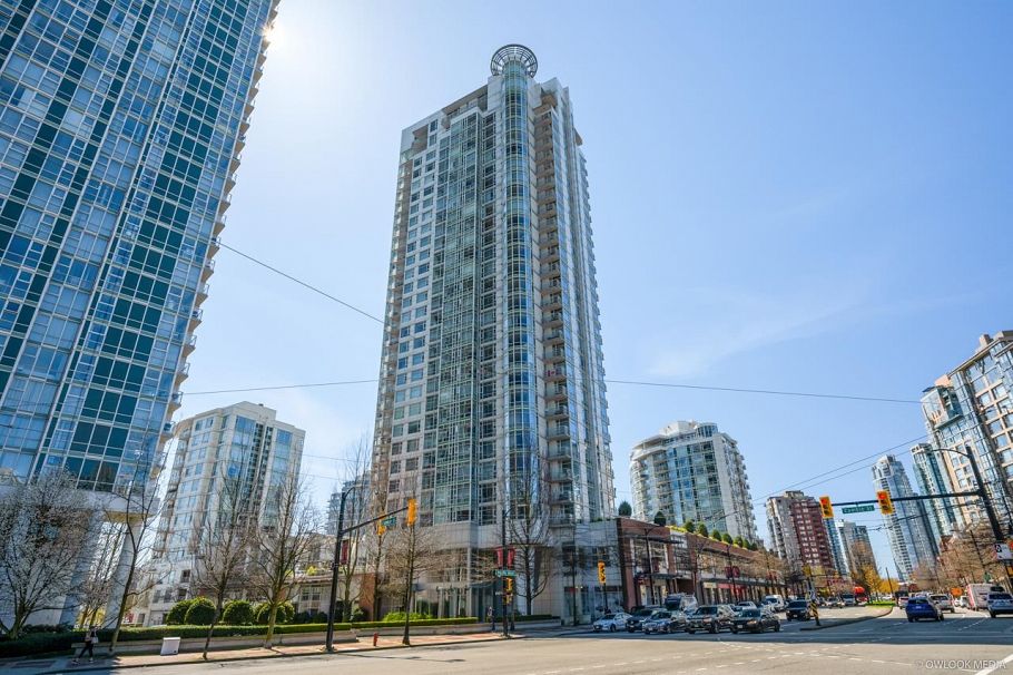 2608 198 Aquarius Mews Vancouver, BC - 32