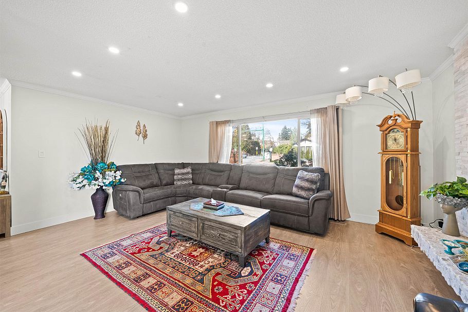 2333 Kirkstone Road North Vancouver, BC - 10