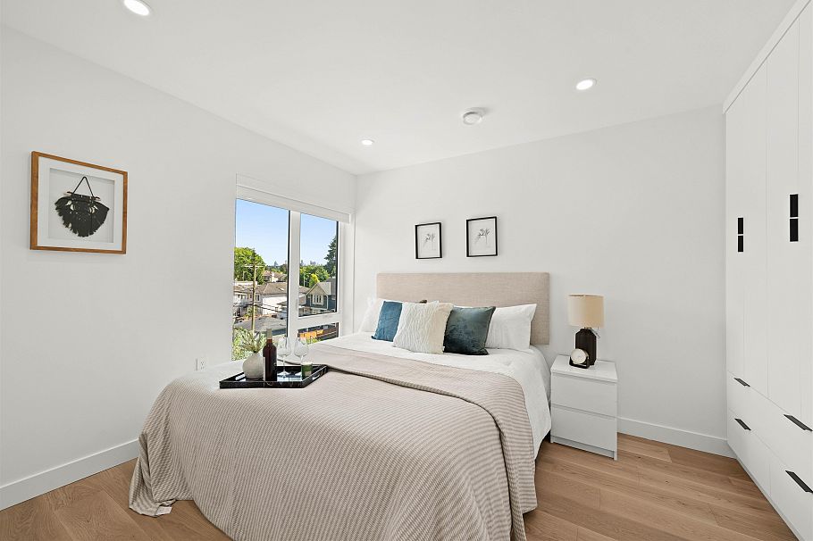 2412 Victoria Drive Vancouver, BC - 16