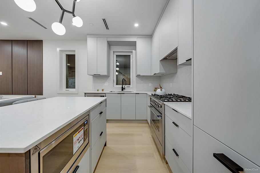 1 6730 Heather Street Vancouver, BC - 9