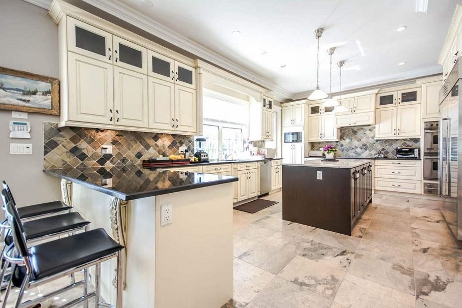 47** GRANVILLE STREET, Vancouver BC V6H 3M2 Vancouver, BC - 4