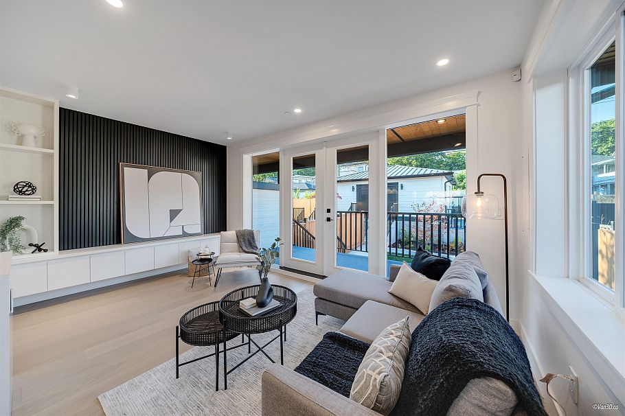 1167 E 63rd Avenue Vancouver, BC - 14