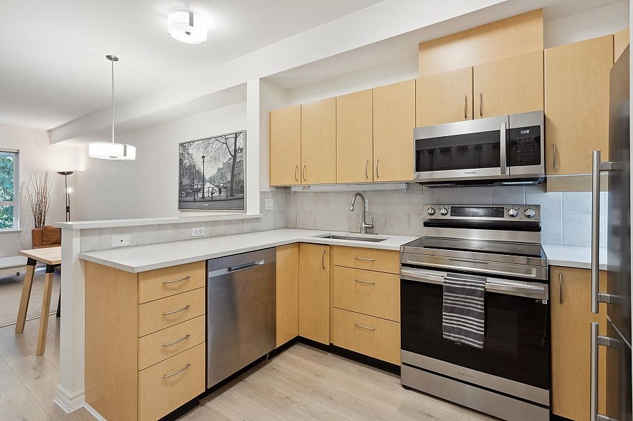 306 3151 Connaught Crescent North Vancouver, BC - 4