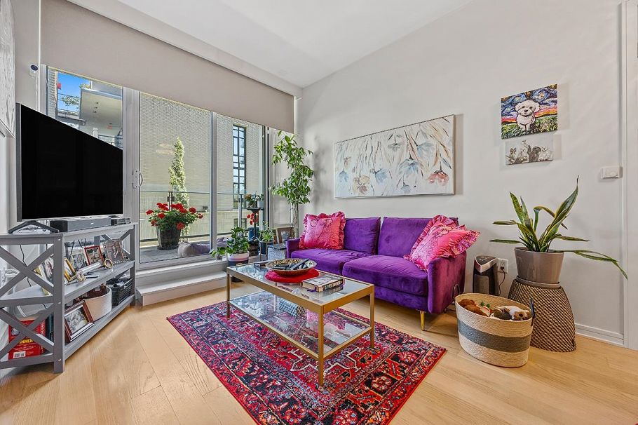 302 1616 Columbia Street Vancouver, BC - 3