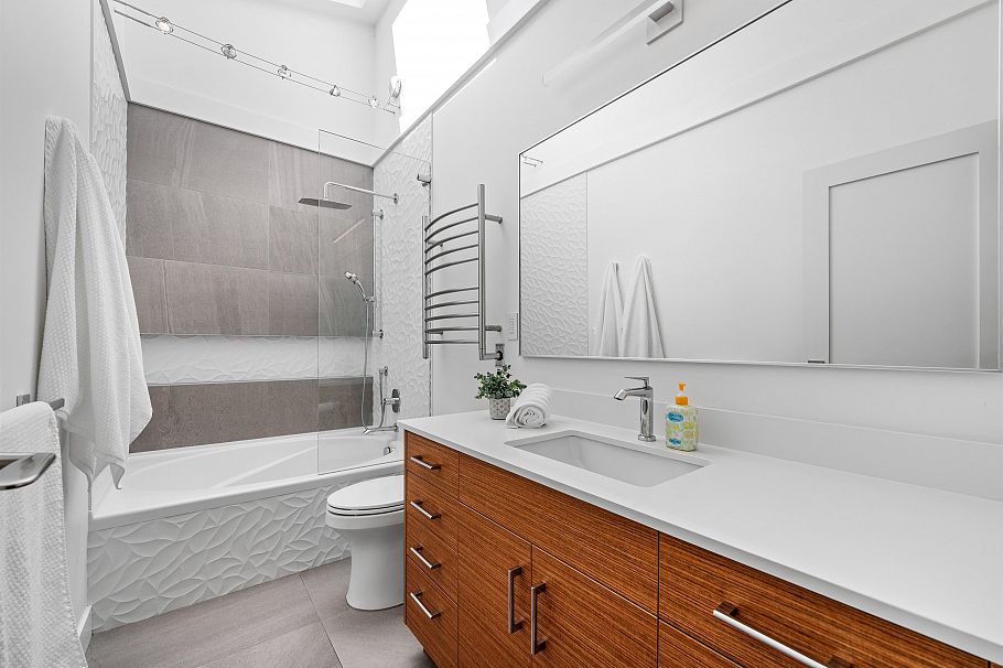 1866 W 15th Avenue Vancouver, BC - 22