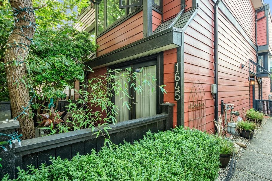 1645 Stephens Street Vancouver, BC - 1