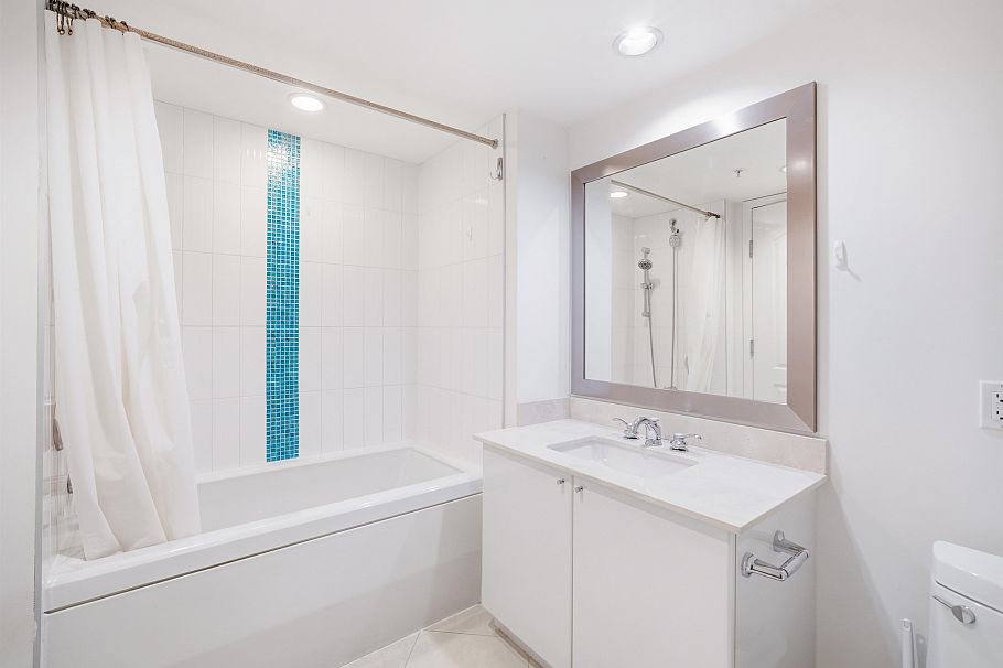 708 133 E Esplanade North Vancouver, BC - 12