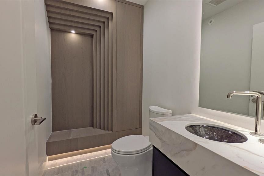 1139 W 33rd Avenue Vancouver, BC - 9