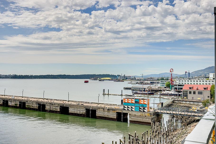 501 185 Victory Ship Way North Vancouver, BC - 26