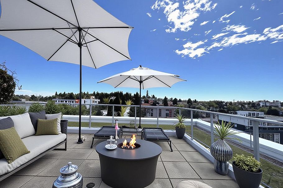 902 4083 Cambie Street Vancouver, BC - 1