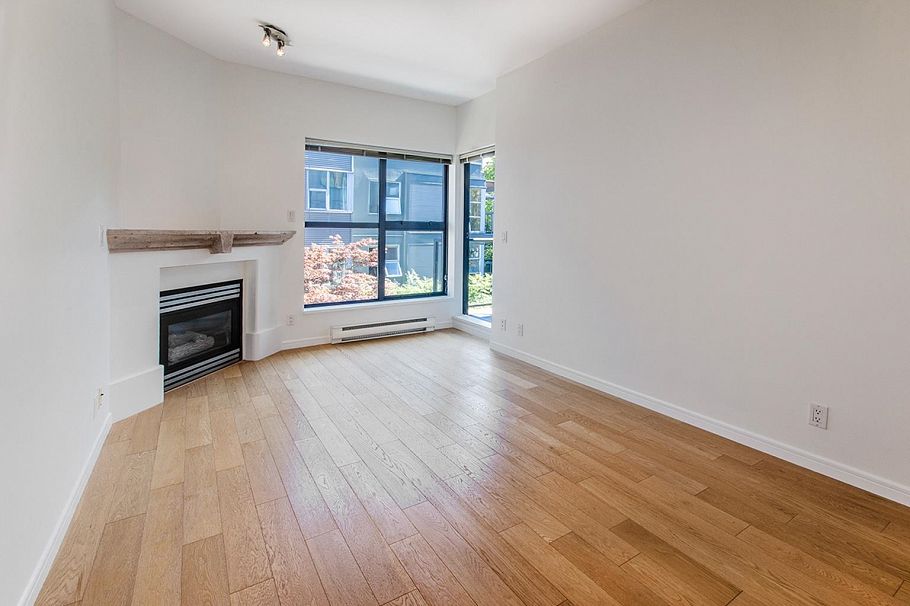 305 2688 Vine Street Vancouver, BC - 2