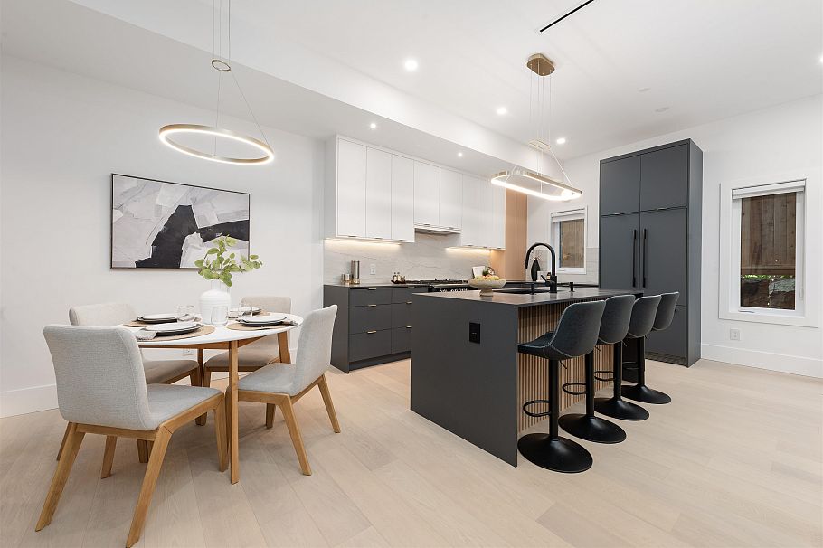 5 371 E 33rd Avenue Vancouver, BC - 5