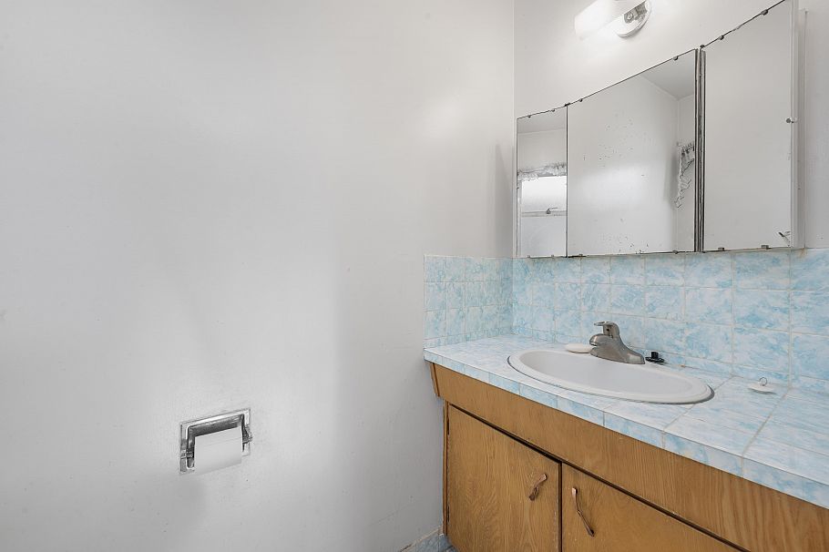 3220 E 19th Avenue Vancouver, BC - 29