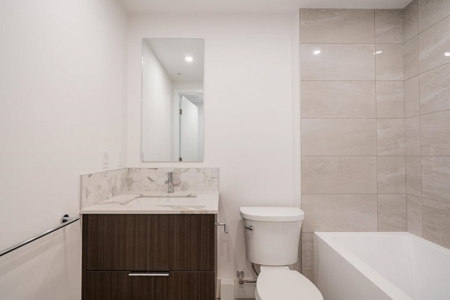 110 2085 E 1st Avenue Vancouver, BC - 24