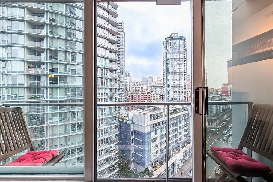 1606 688 Abbott Street Vancouver, BC - 3