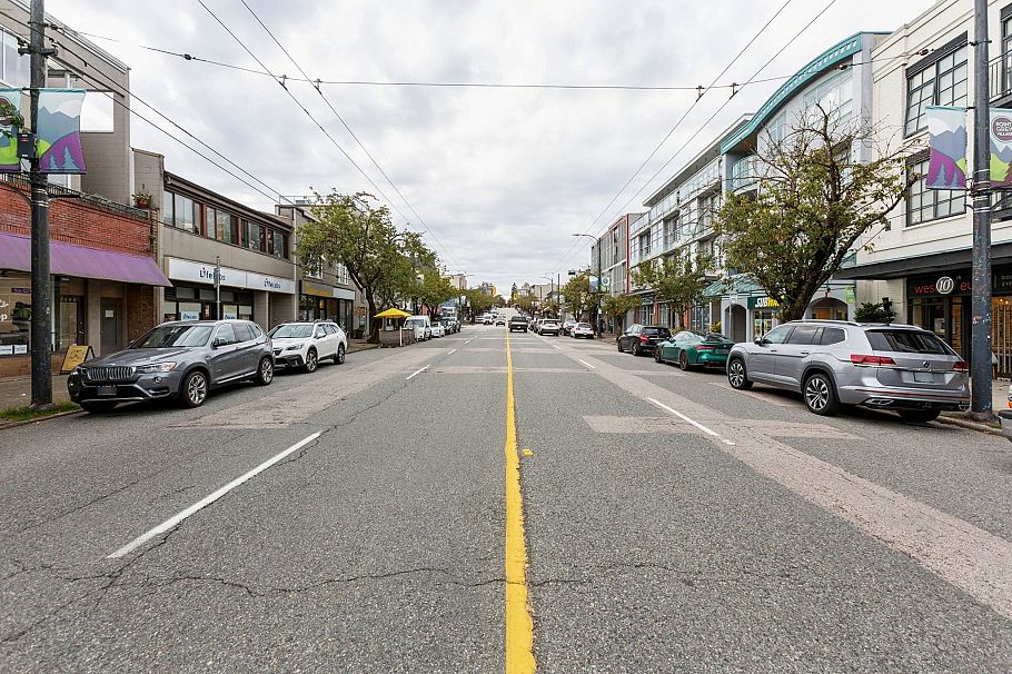 306 4355 W 10th Avenue Vancouver, BC - 15