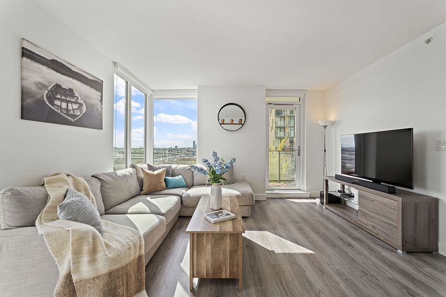 807 8181 Chester Street Vancouver, BC - 1