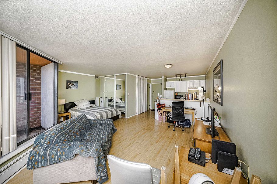 610 1330 Burrard Street Vancouver, BC - 9