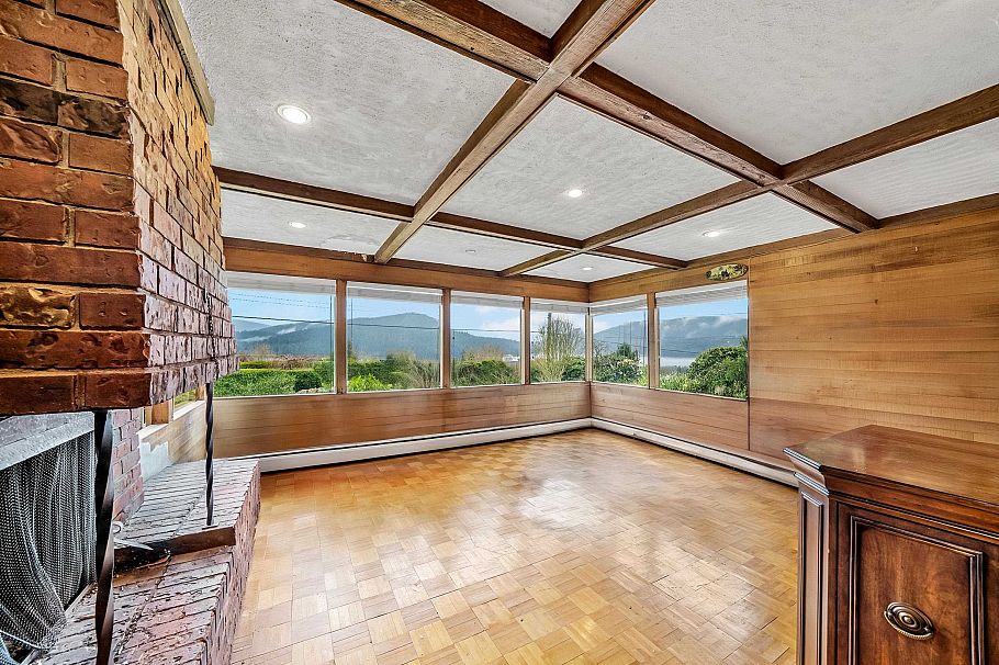 645 Baycrest Drive North Vancouver, BC - 25